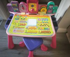 Vtech Learn & Draw activity desk pink