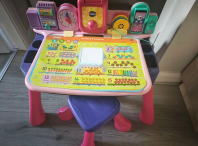 Vtech Learn & Draw activity desk pink