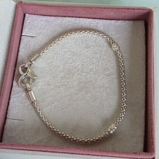 Pandora moments studded chain bracelet size 19.5cm very good condition hallmarked