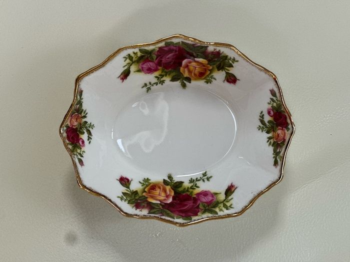 Royal Albert Old Country Roses Oval Sweet Dish