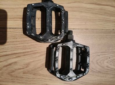 bicycle pedals