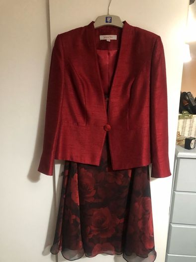 Ladies designer stunning suit size 14 reduced