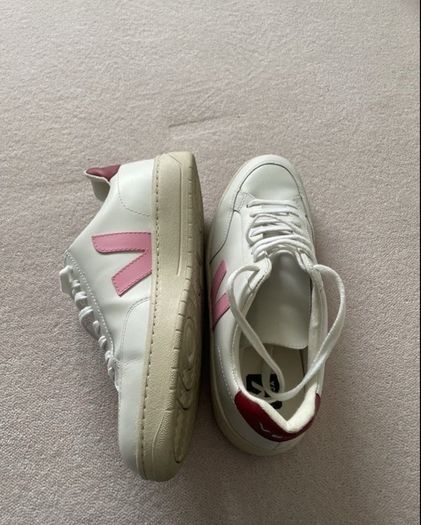 Veja runners Size 40 UK7