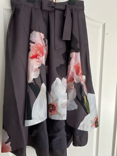 Ted Baker Skirt size 3 (12)