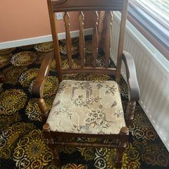 table and chairs