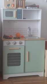 play kitchen
