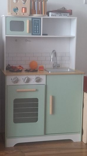 play kitchen