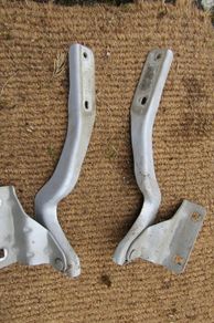 Nissan qashqai 2007 / 2013 bonnet hinges, clips, fixtures and fittings ,moldings and covers the expensive bits from nissan when you need them