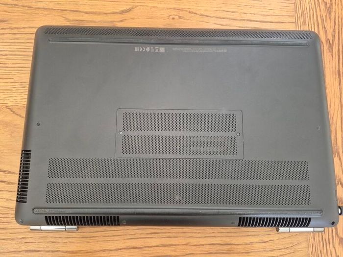 Hp Omen 17" Gaming Laptop | I7-7700hq | Gtx 1070 8gb | 32gb Ram | 256gb Ssd + 1tb Hdd | + Cooling Pad | Windows 11