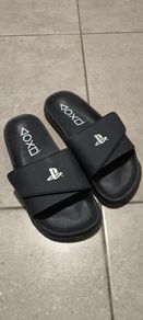 Boys Slippers Size 4