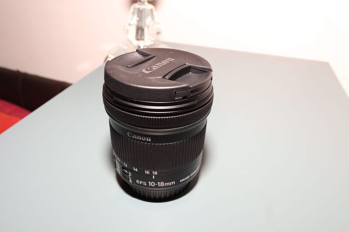 Canon zoom Lens EF-S 10-18mm 1:4.5 - 5.6 IS STM