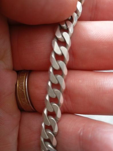 solid 18 thick chunky heavy Figaro chain reduced