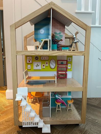 Dolls house & furniture