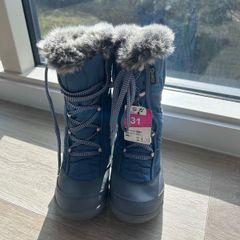 Snow Boots