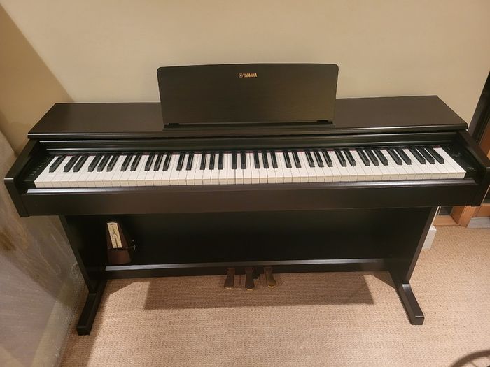 Yamaha Digital Piano 144R