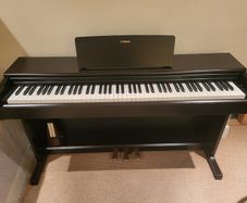 Yamaha Digital Piano 144R