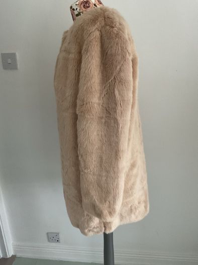 jacket Zara fur jacket size large edge to edge style