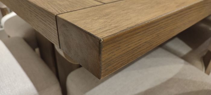 Extending dining table