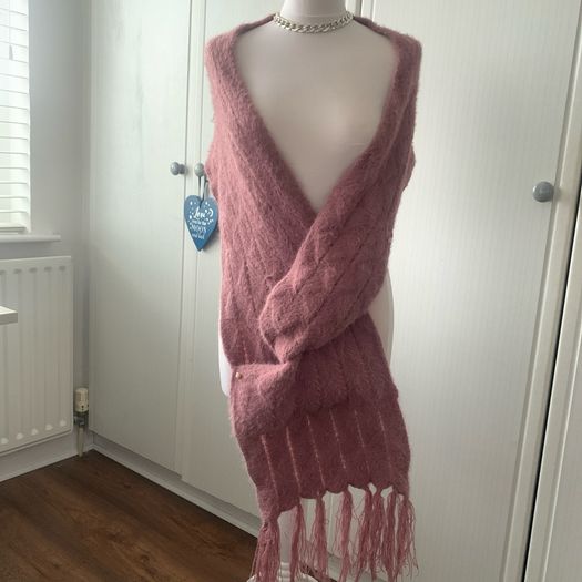 Pink scarf/ shawl with pockets