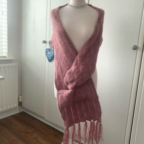 Pink scarf/ shawl with pockets