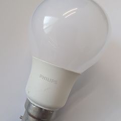 8x Philips 806lm 70mA LED light bulbs
