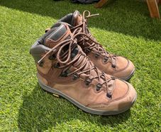 Men's hiking boots (Decathlon; size 7 UK)