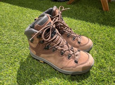 Men's hiking boots (Decathlon; size 7 UK)
