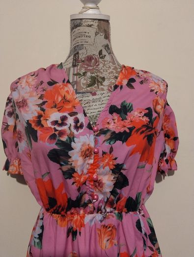 Jessy & co Italy Floral Dress, New With Tags