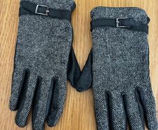 Leather gloves