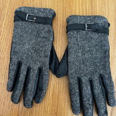 Leather gloves