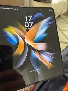 Samsung Galaxy Z Fold4 256GB | Needs display repair