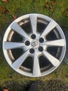 toyota avensis alloys