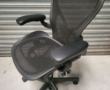Herman Miller Aeron Posture Fit. Mint Condition.  Fully Loaded