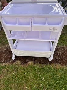 Baby changing table, with bath.
