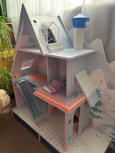 L.O.L doll house