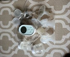 Pumpables breast pump with accessories