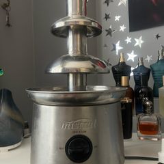 chocolate fountain