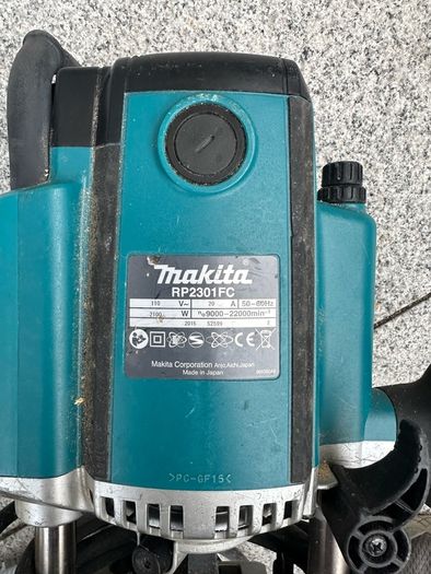 Makita plunge router