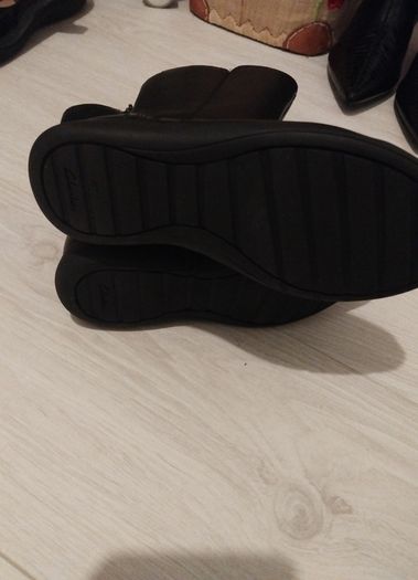 New Girls Clarkes black leather boots size 12 G