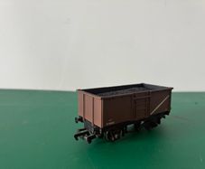 Mainline 37424 OO Gauge Hopper.