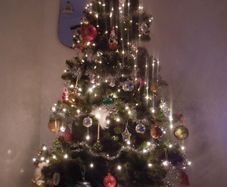Arnotts Christmas Tree Realistic Beautiful ! Artificial