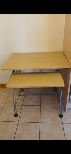 Computer desk