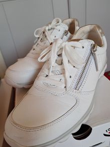 trainers......rolling soft ecco brand