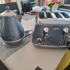 Delonghi kettle and toaster