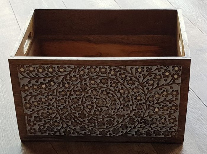 Wooden box with unic mirror mosaic
