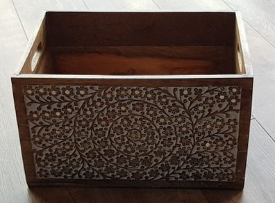 Wooden box with unic mirror mosaic