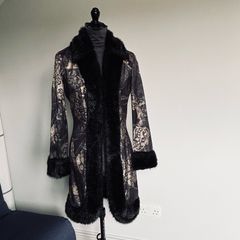 Long line jacket indigo/gold with black faux fur