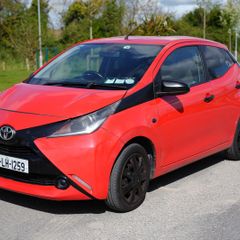 2016 Toyota Aygo x-play 1.0L