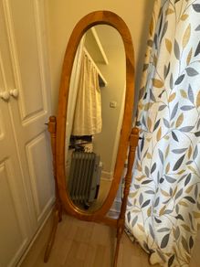 Standing mirror