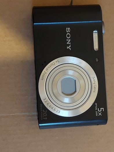 Sony Cyber-shot, Model DSC-W800, 20.1 Megapixels, 5 x optical Zoom, Battery Charged, Tested Fine, No Memory Card, Excellent Cosmetic Condition and working great